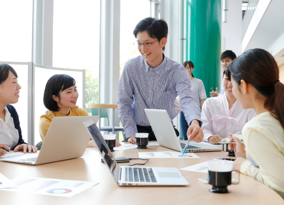採用に特化したWEB・LP制作